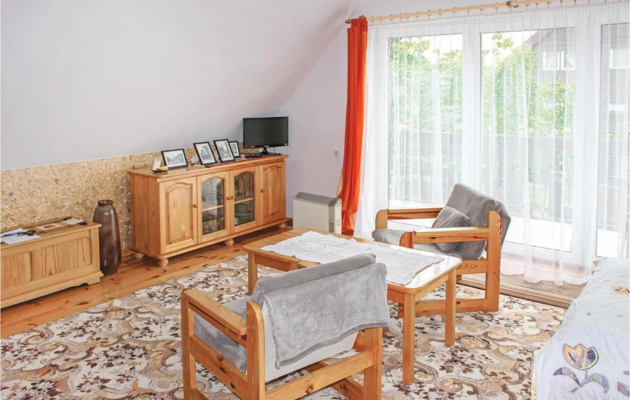 Cozy Apartment In Nowe Warpno With Wifi Екстериор снимка